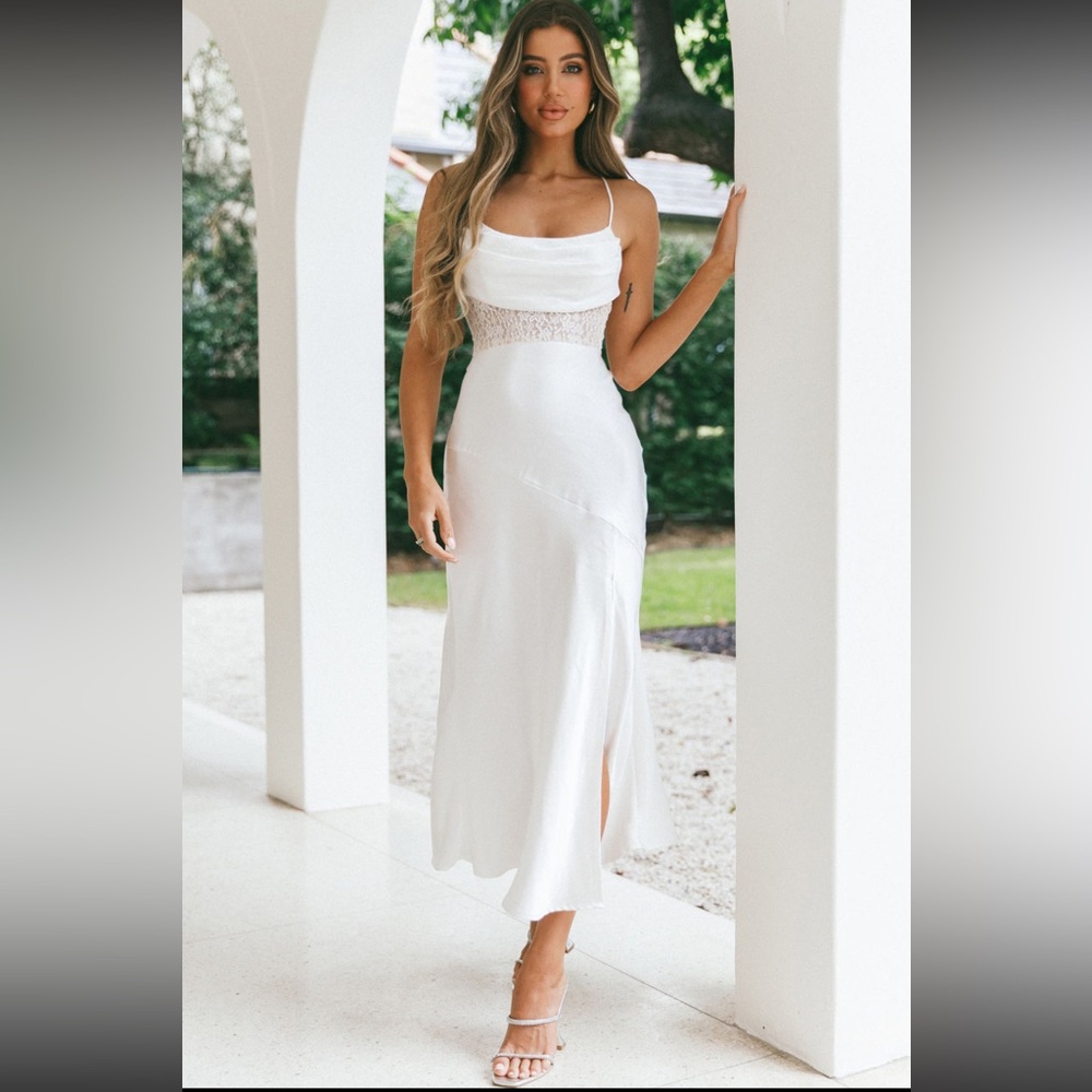 Selfie Leslie - Golden Era Cowl Neck Lace Waist Midi
Dress White